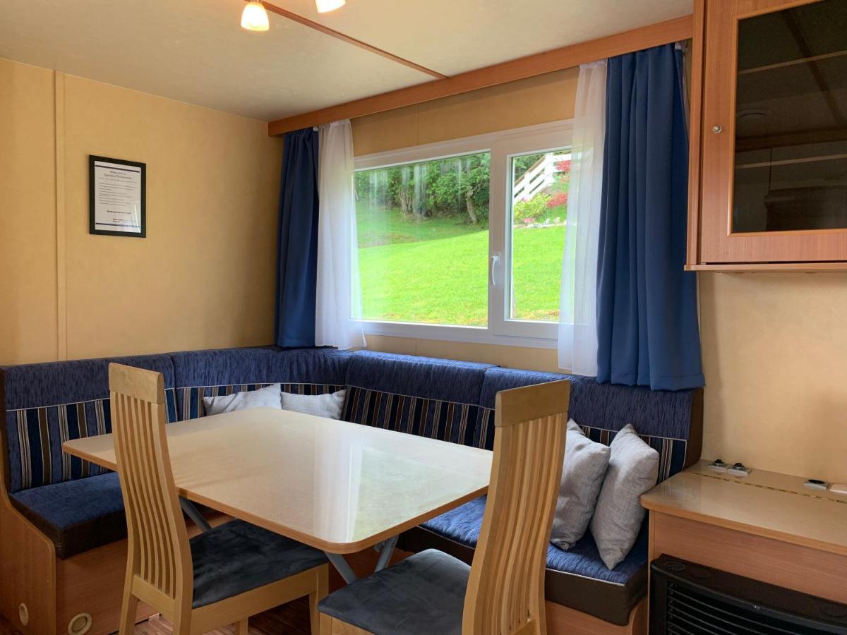 Gjerdset Turistsenter Villa Isfjorden Bagian luar foto