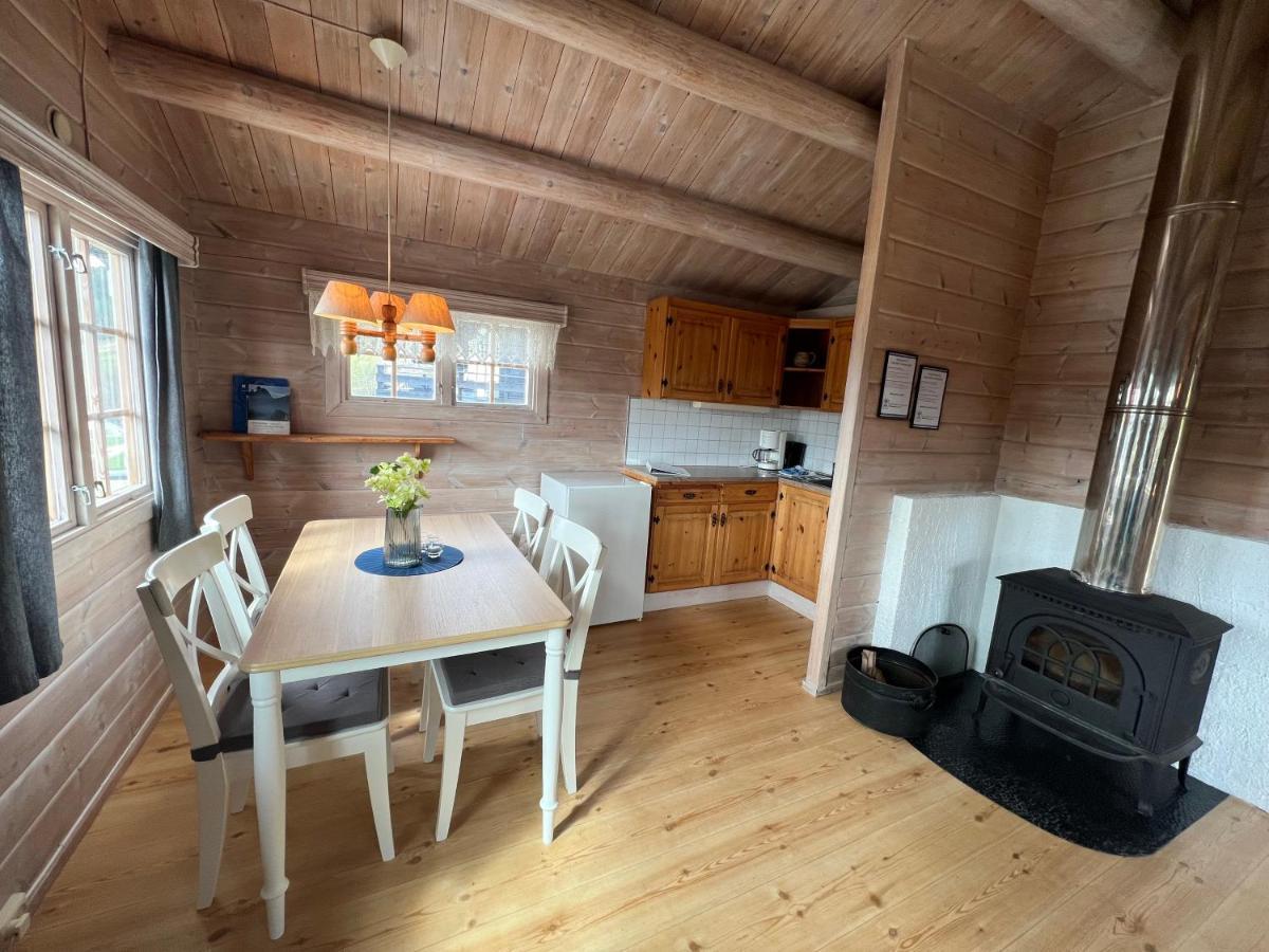 Gjerdset Turistsenter Villa Isfjorden Bagian luar foto