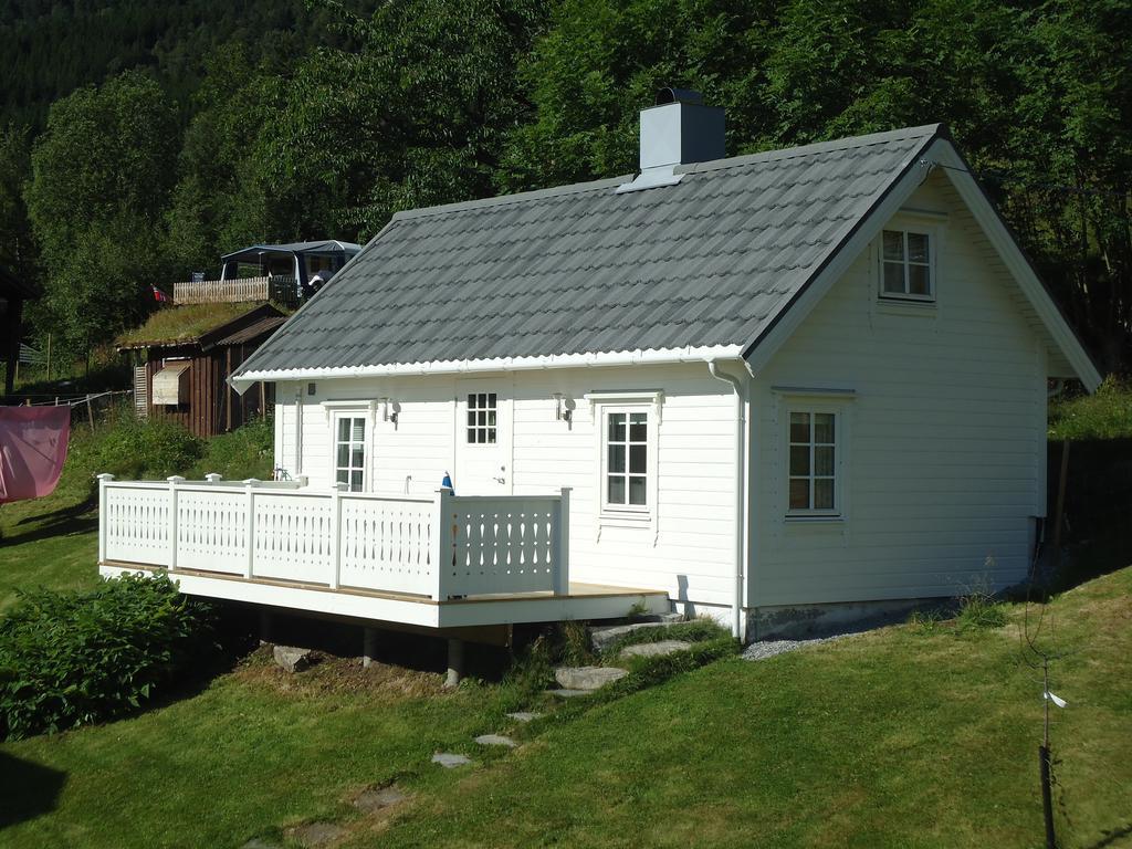 Gjerdset Turistsenter Villa Isfjorden Ruang foto
