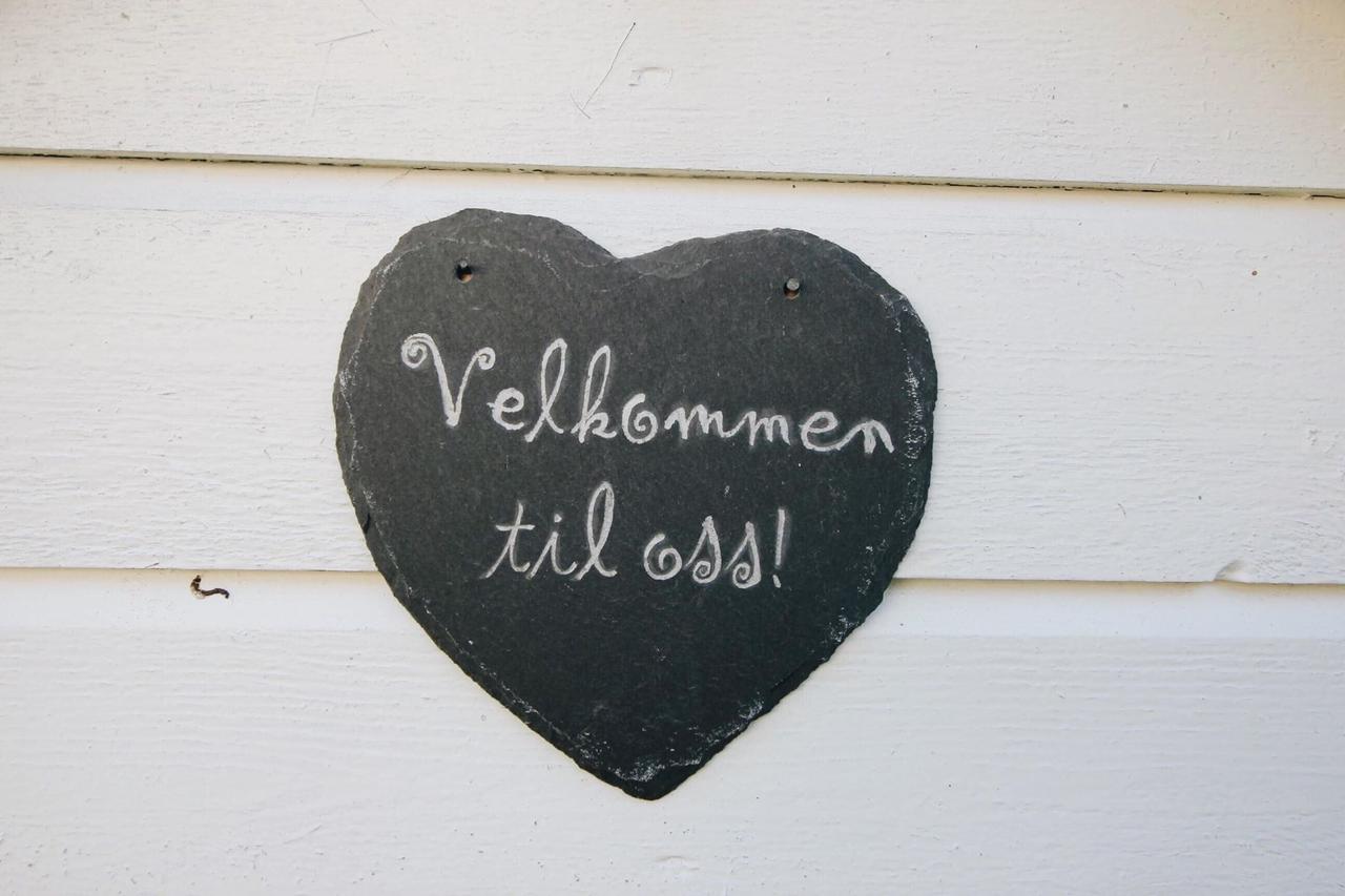 Gjerdset Turistsenter Villa Isfjorden Bagian luar foto